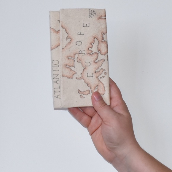 Trifold wallet hand drawn wold map men's for him - Picture 6 of 6